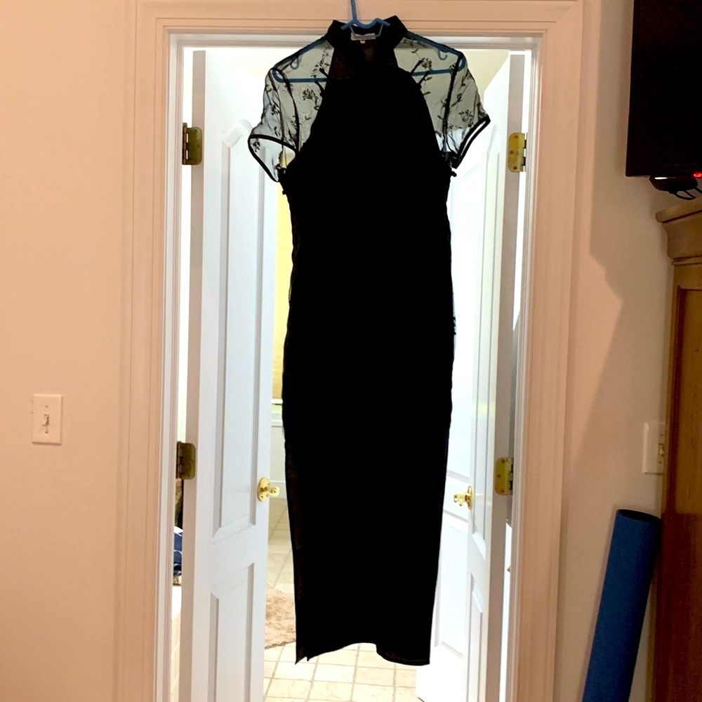 Rare black long oriental evening dress. Size 8. Chinatown Classic. Lined, slits